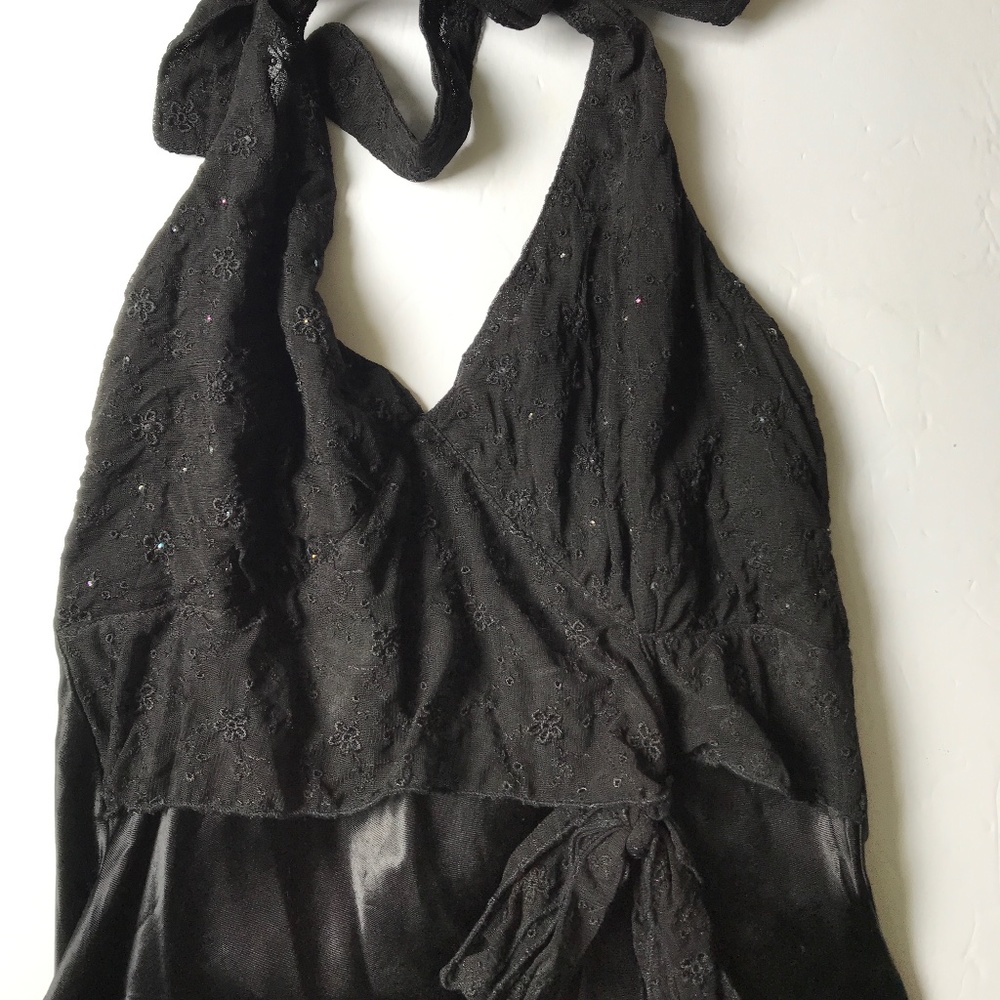 NEW NWOT Eyelet Embroidered Rhinestone Accent Halter Top. Black. Medium.